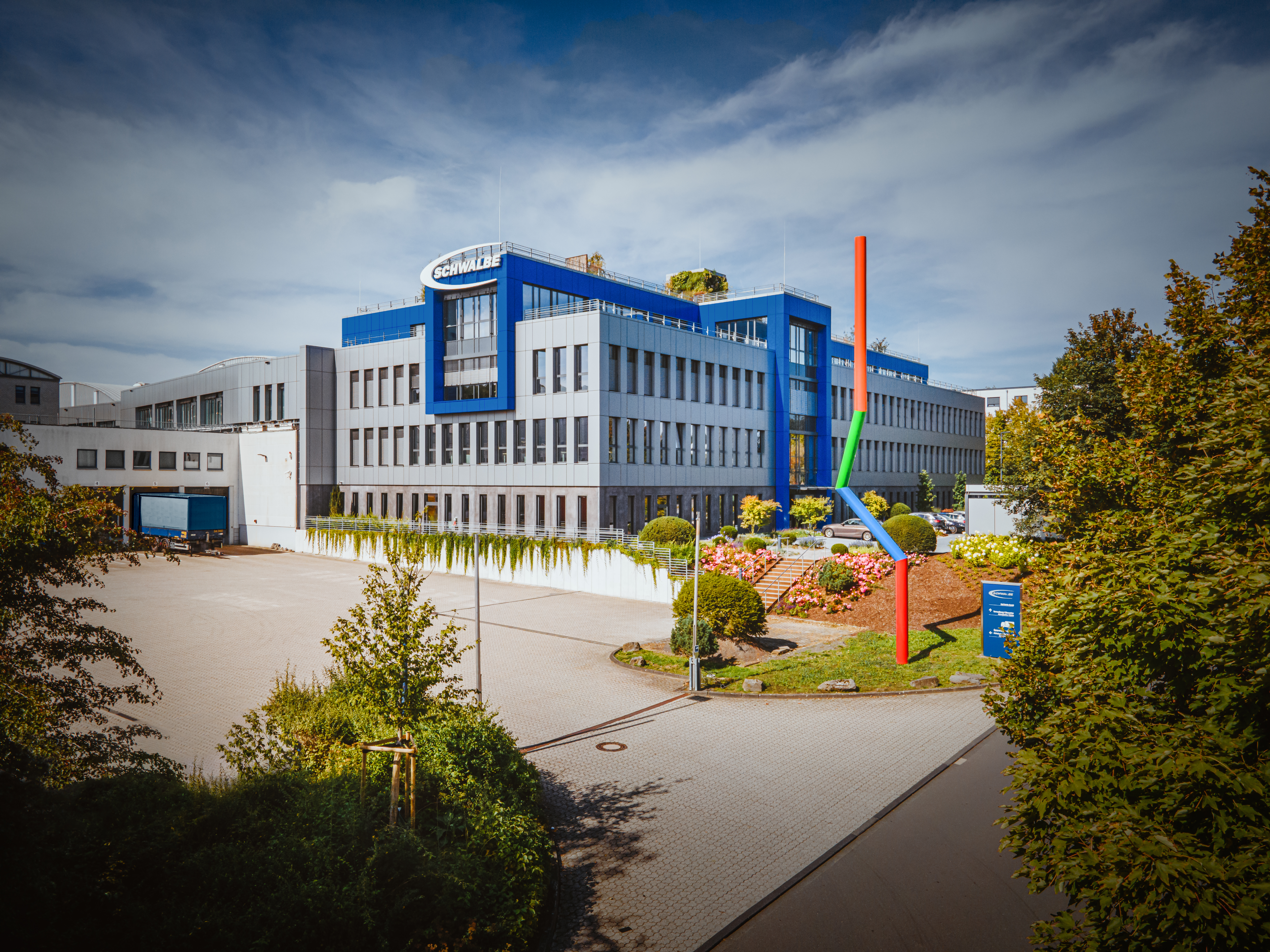 SCHWALBE ACHIEVES NEW RECORD SALES IN ANNIVERSARY YEAR